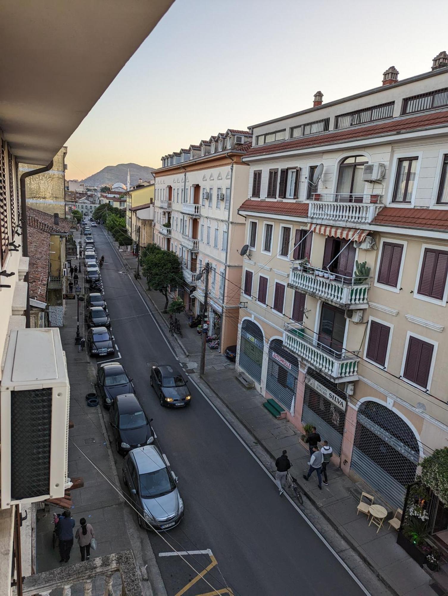 Tias Hostel Shkodër Exterior foto